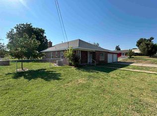 421 S 3rd St, Cyril, OK 73029