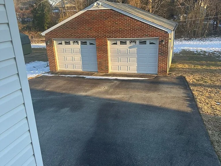 8265 Franklin Ln — Photo 20