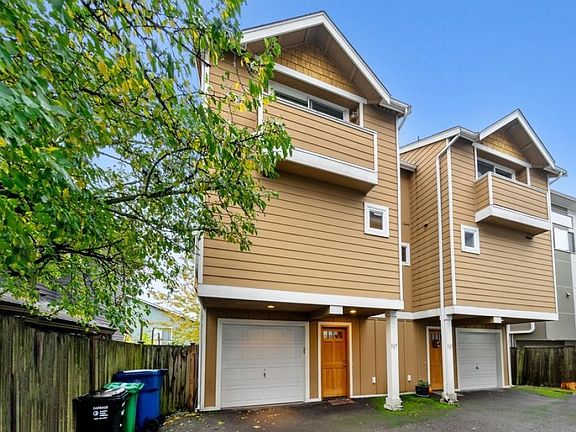 Spacious Ballard Townhome