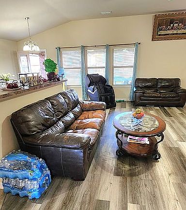 4th image of 2113 SE 8th St