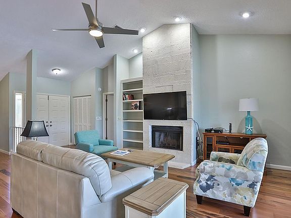 3rd image of 4239 Kingston Ct