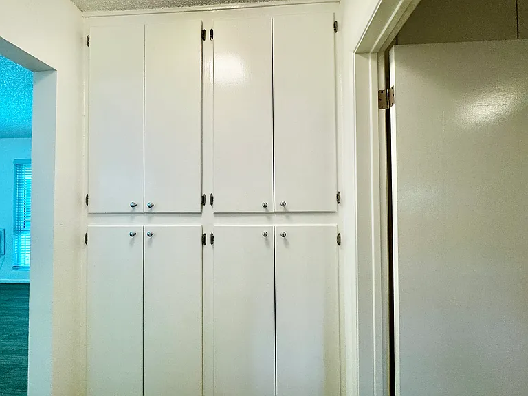 934 N Gardner St #6 — Photo 13