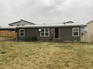 1136 Carolina Rd, Umatilla, OR 97882