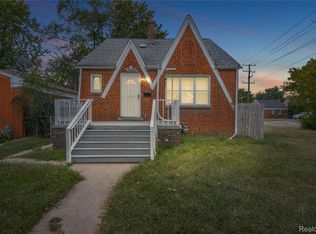 16253 Strathmoor St, Detroit, MI 48235