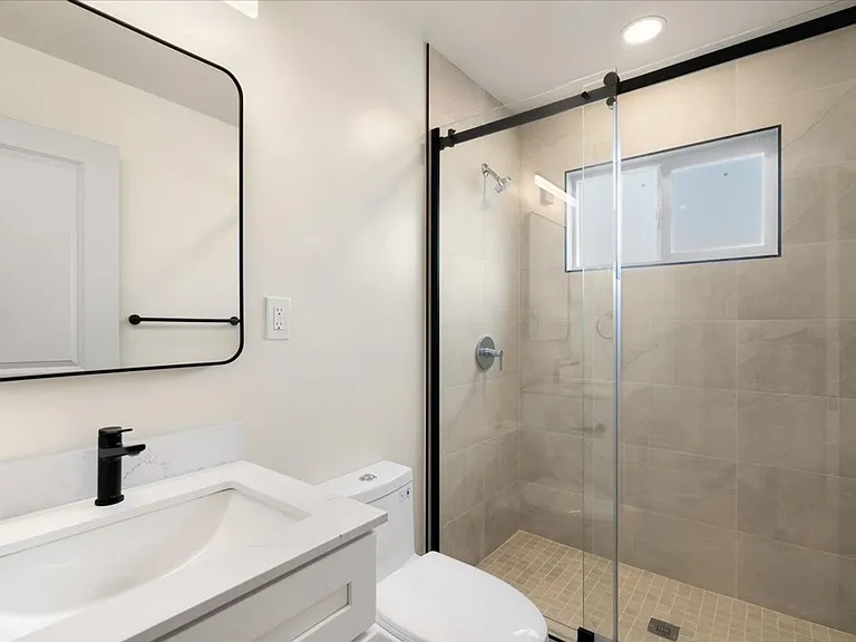 Maude Ave 7 LLC — Photo 11
