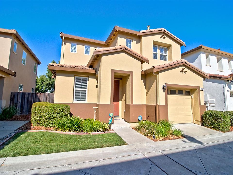 1st image of 3998 Martis St