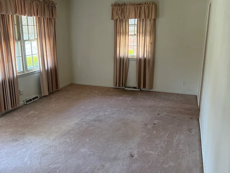1923 Belcrest Dr — Photo 23
