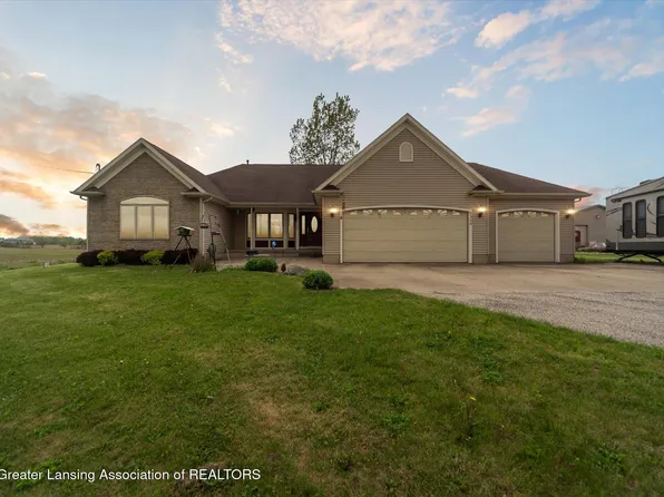 8300 S Wacousta Rd, Saint Johns, MI 48879