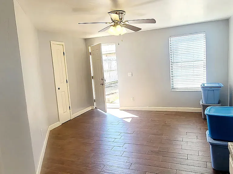 808 N Janeway Ave — Photo 4