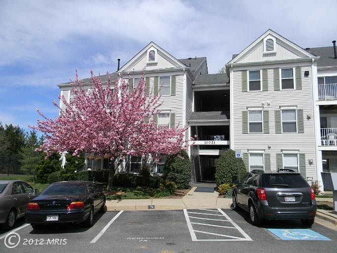 1st image of 10021 Vanderbilt Cir #215