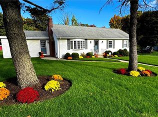 6 Rolling Acres Dr, Cumberland, RI 02864