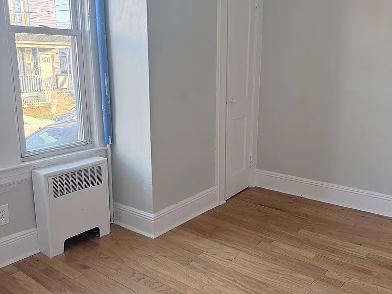425-427 3rd Ave #B — Photo 31