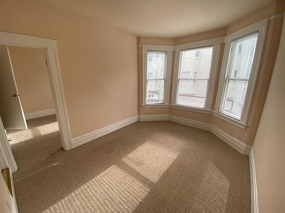 3rd image of 1416 Grant Ave APT 1