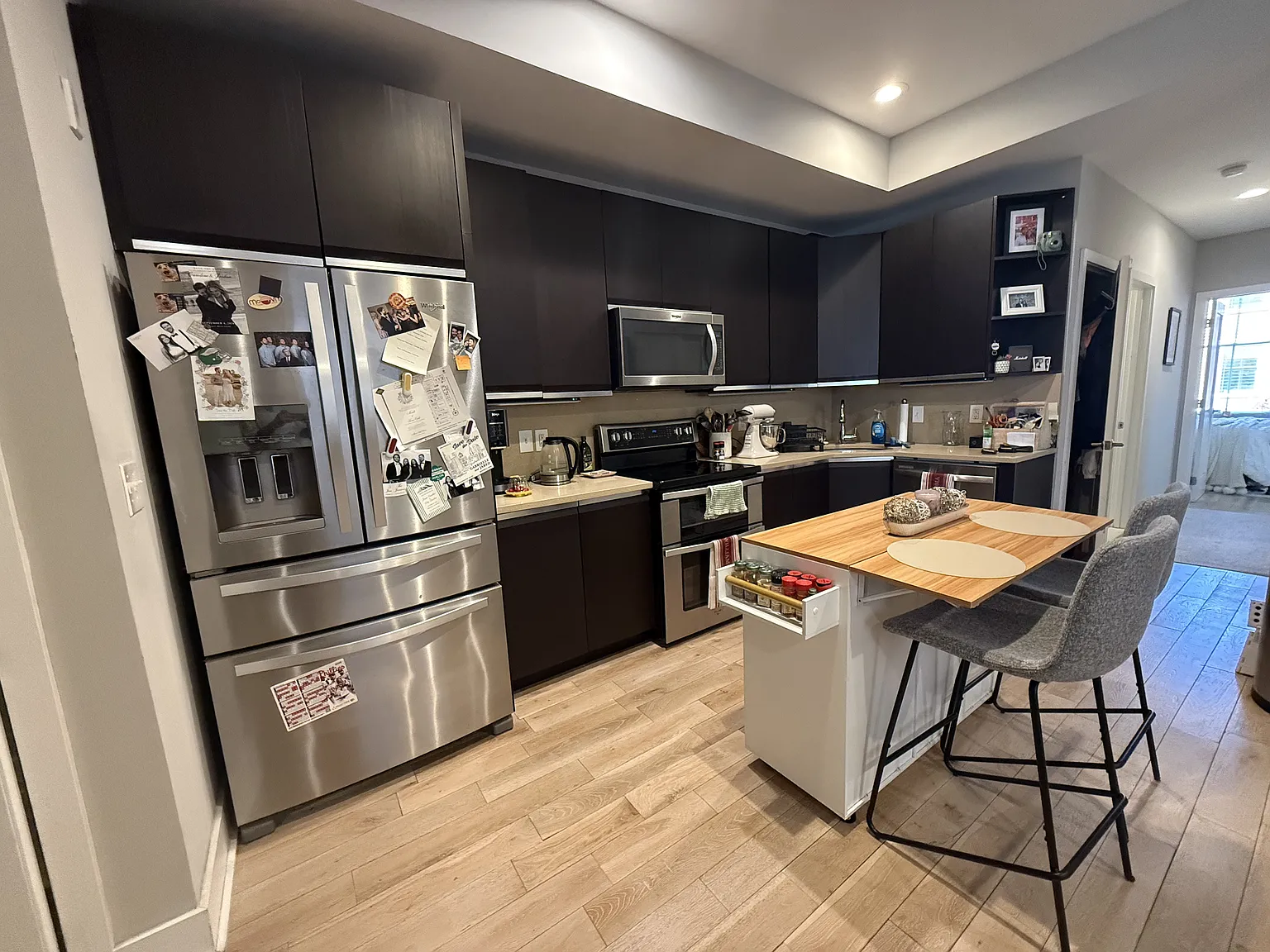 2 bed, 1.5 bath, 850 sqft, $2,395 — Photo 2