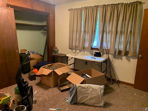 5th image of 2424 N Magnolia Dr