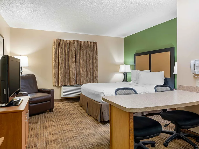Studio Suite - 1 Queen Bed