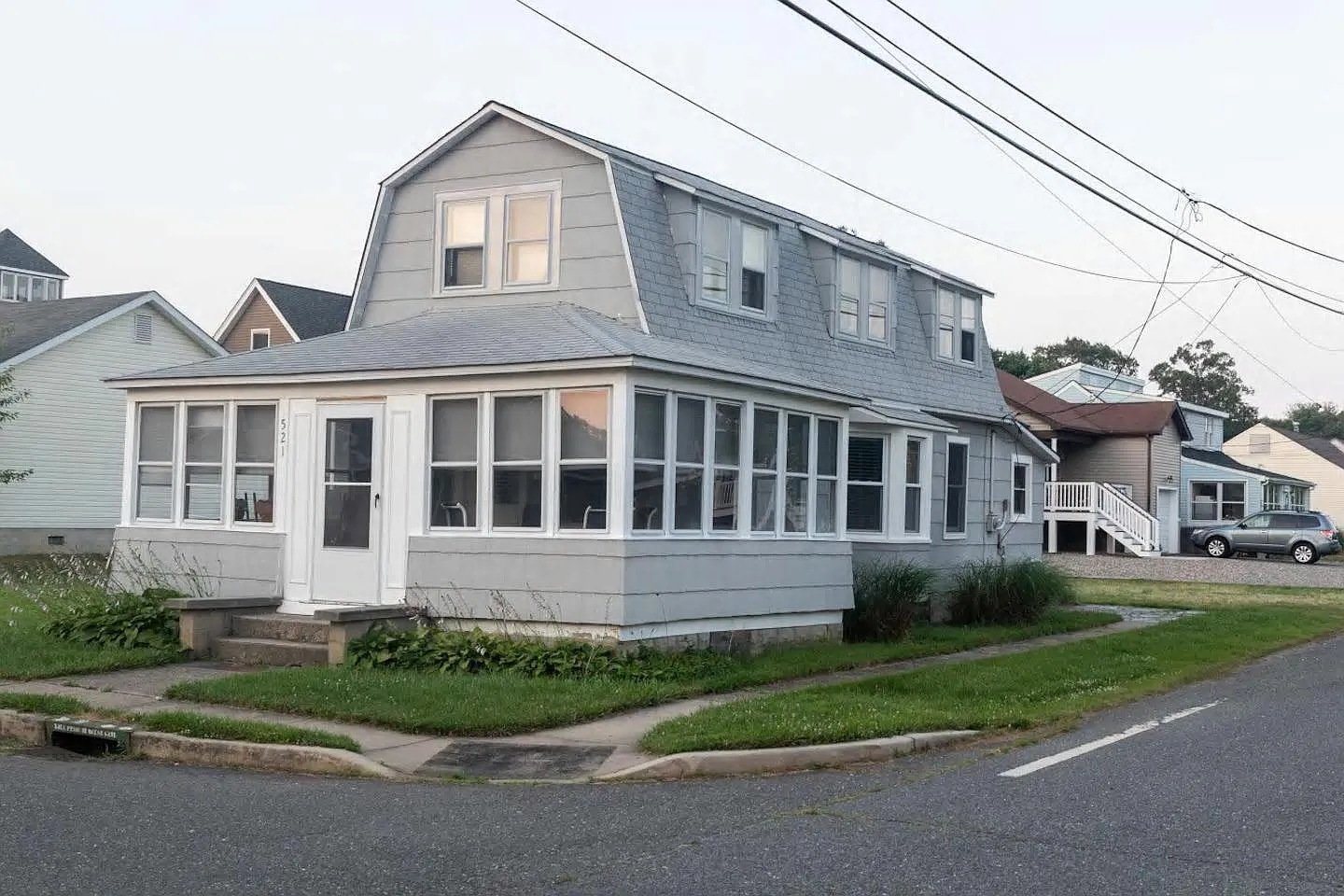 521 Newport Ave photo 1