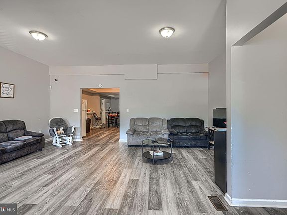 4th image of 445 Brunswick St