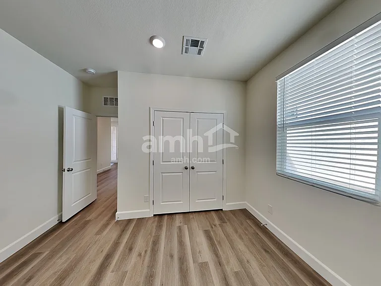 2448 S Deborah Ave — Photo 18