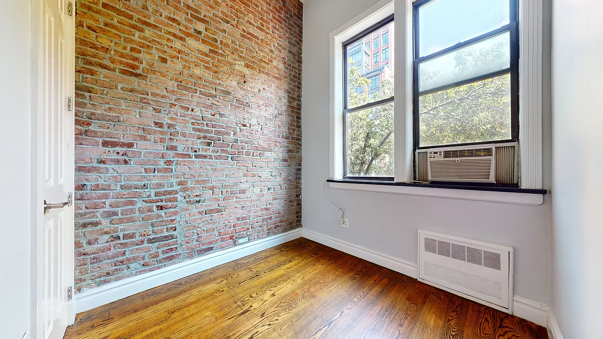 Building Photo - 52 Barrow St #1B