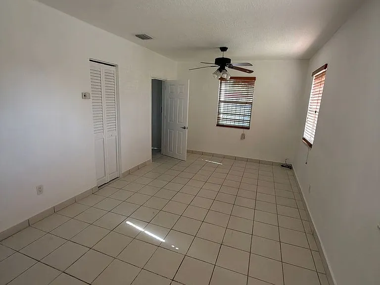 2990-2980 NW 28th St #&-2735-2727 — Photo 3