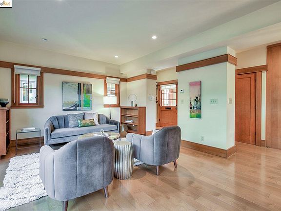 5th image of 6409 Benvenue Ave