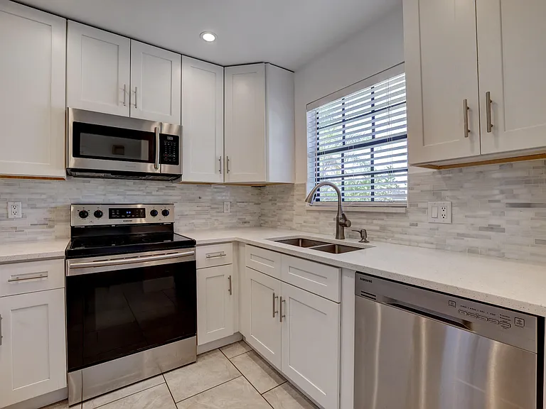 5770 SE Wilsie Dr — Photo 7