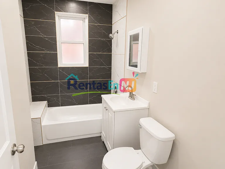81 Montgomery Ave #2B — Photo 6