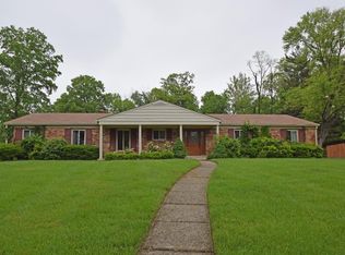 1634 Apple Hill Rd, Anderson Twp, OH 45230