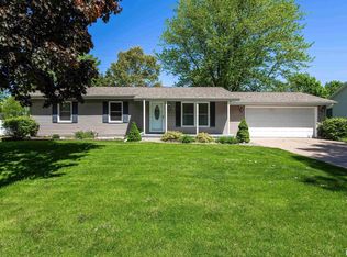 53 Douglas Dr, Coal Valley, IL 61240