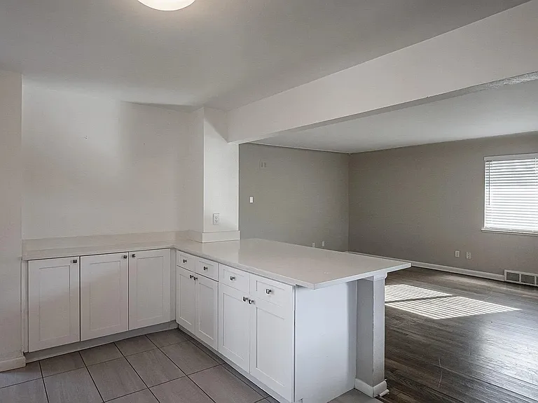 1381 S Grant St — Photo 25