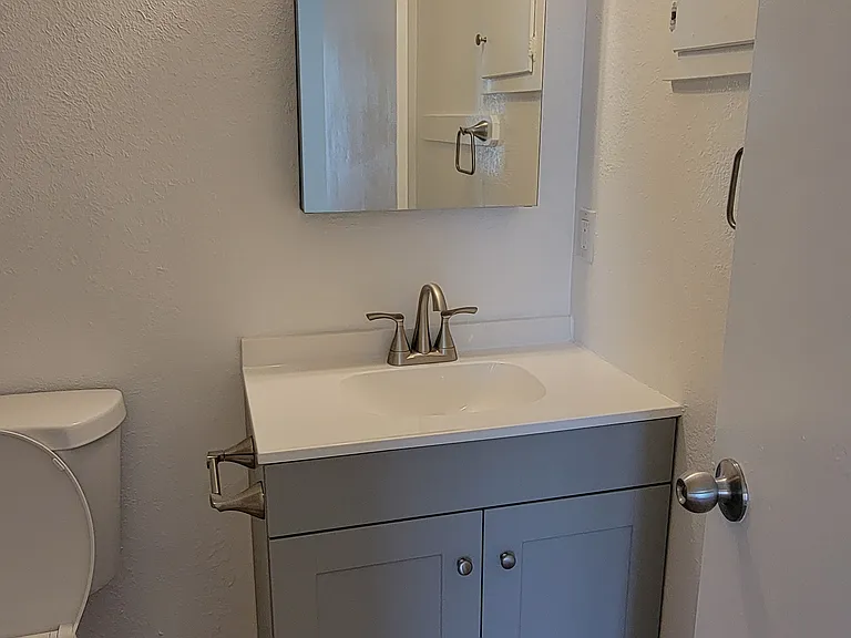 2524 Chelwood Park Blvd NE #C — Photo 19