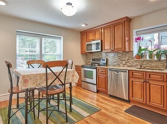 3rd image of 6219 Nottingham Ave