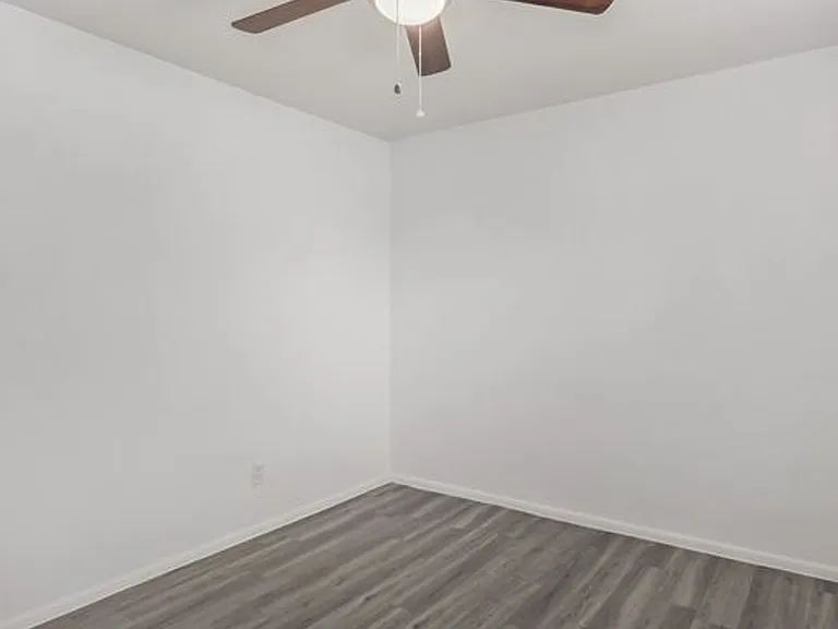 4121 N 33rd Dr — Photo 3