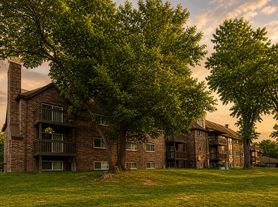 Candlewyck Apartments