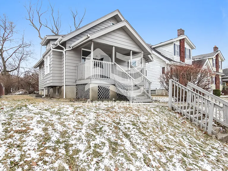 1457702_002_front_view_2.jpg
