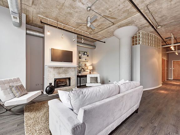 5th image of 1516 S Wabash Ave #305