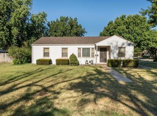 131 N Burns Ave, Valley Center, KS 67147