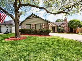 10846 E Idlewood Dr, La Porte, TX 77571