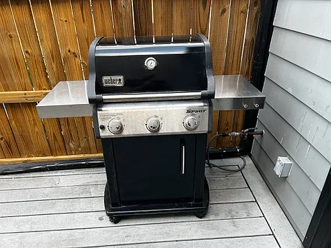 Grill with gas line hookup
