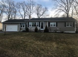 9 Coldbrook Dr, Cranston, RI 02920