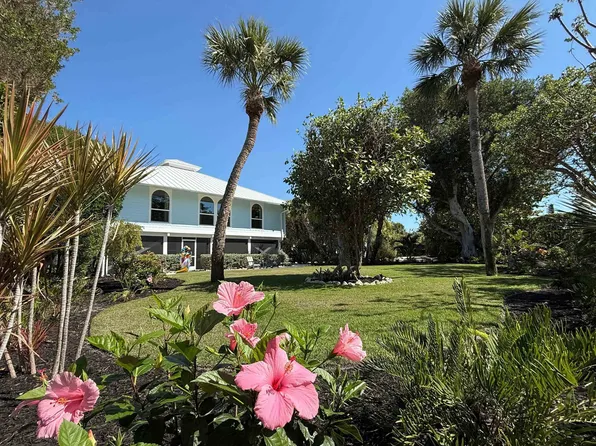 640 Periwinkle Way, Sanibel, FL 33957