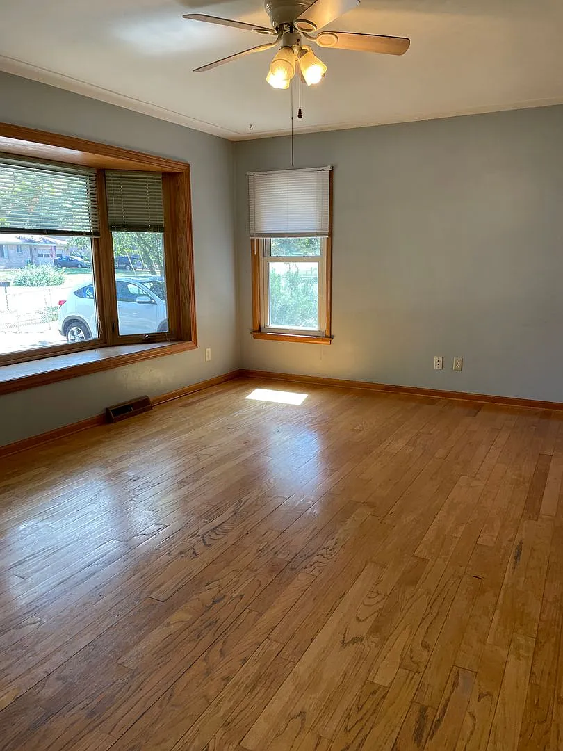 Kentwood schools! Three-bedroom brick ranch with beautiful fenced backyard. — Photo 4