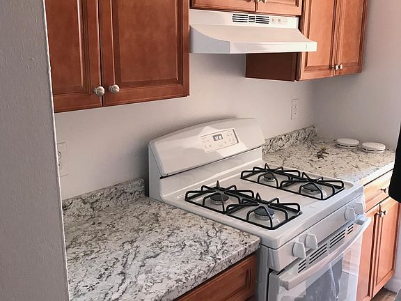 2nd image of 85 N Long Beach Ave APT 4P