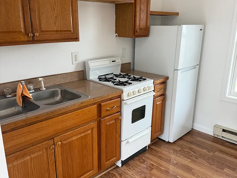 7200 N Lewis Rd — Photo 2