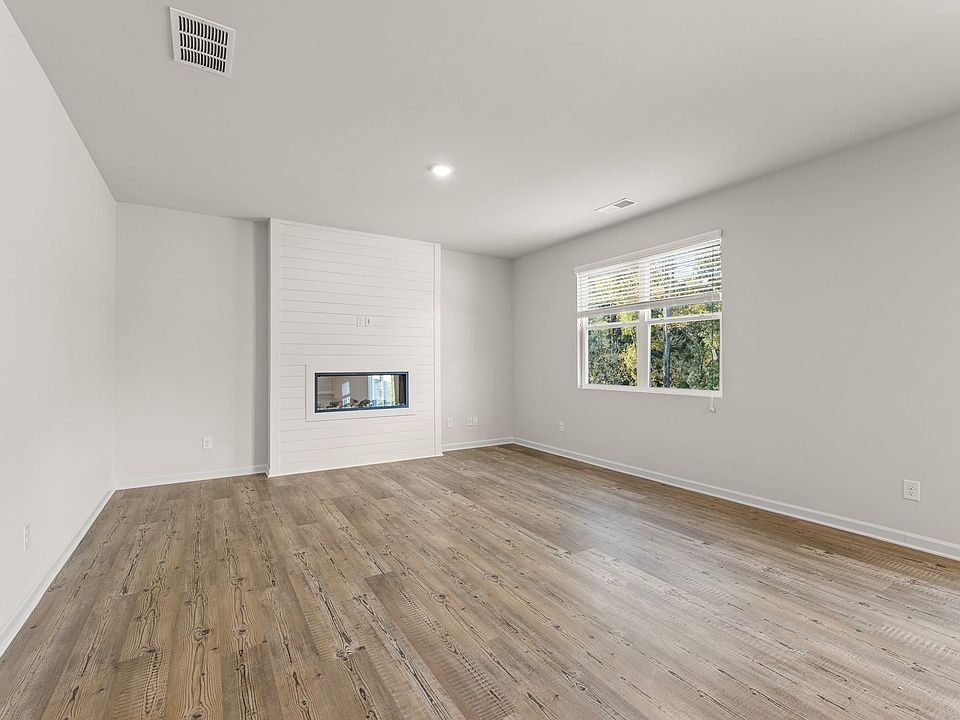 1st image of 627 Cayenne Way