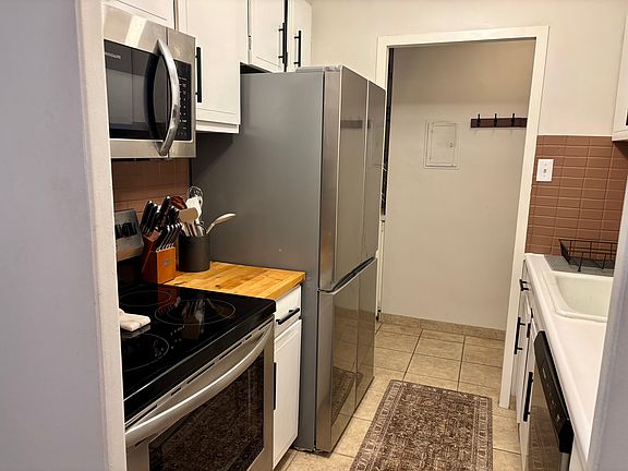 Kitchen, all new appliances
