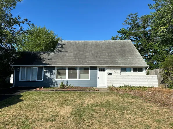 65 Plumtree Rd, Levittown, PA 19056