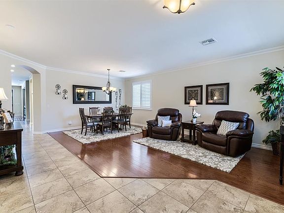 4th image of 654 W Bartlett Way