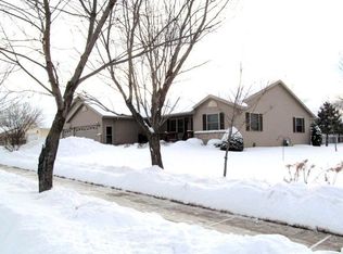 300 Cypress Circle Ln, Holmen, WI 54636